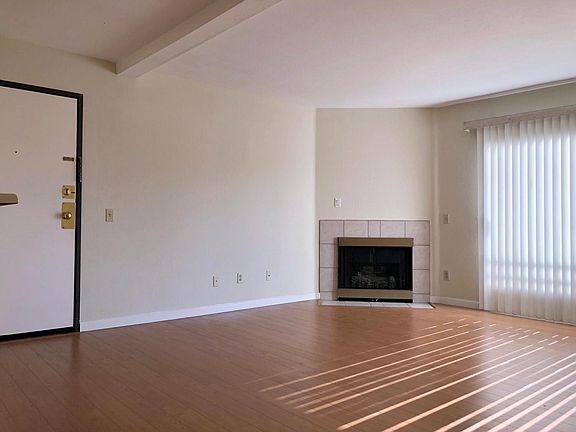 3rd image of 4550 Laurel Canyon Blvd APT 202