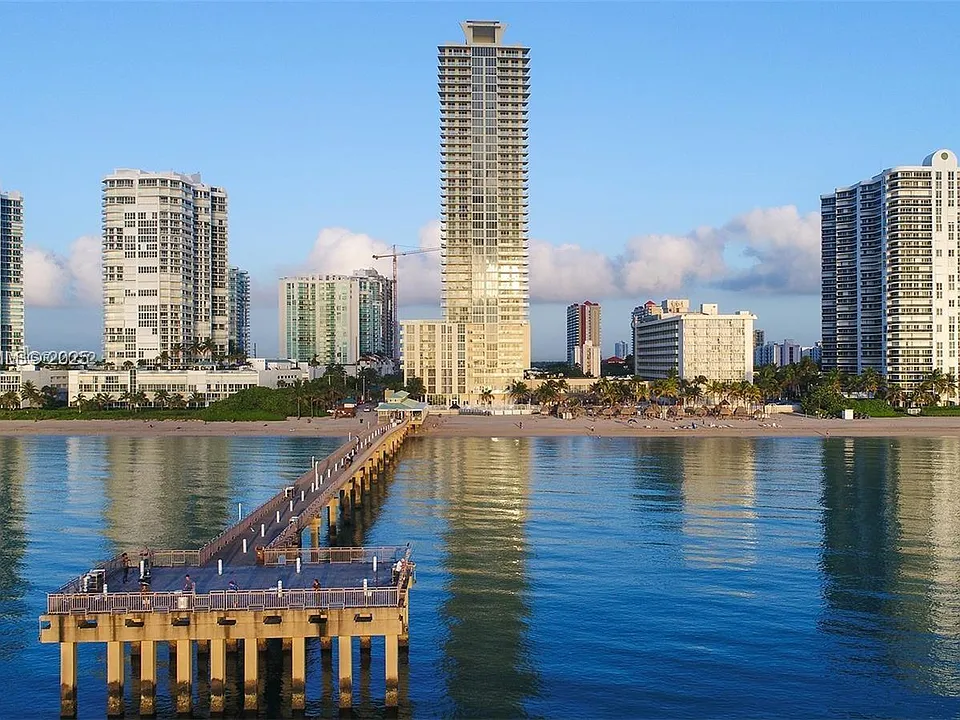 16699 Collins Ave #2408