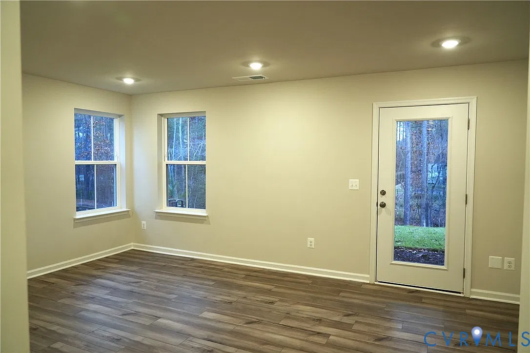 3 bed, 2.5 bath, 2100 sqft, $2,650 — Photo 2