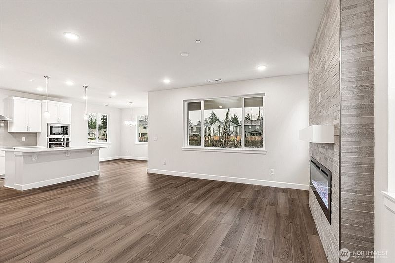 4th image of 4717 85th Avenue NE #19