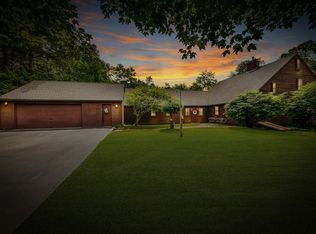 28 Lawrence Rd, Boxford, MA 01921