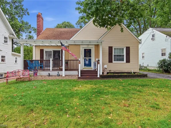 1933 9th St, Cuyahoga Falls, OH 44221