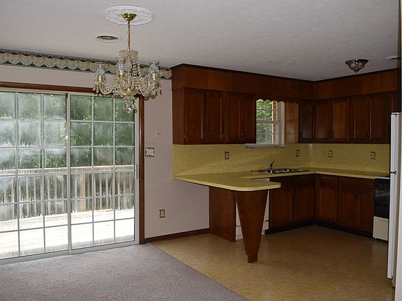 5th image of 125 Majestic Ct