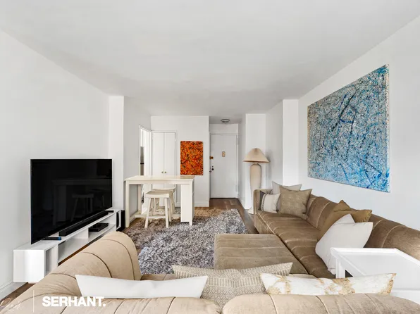 301 East 63rd Street image 1 of 33