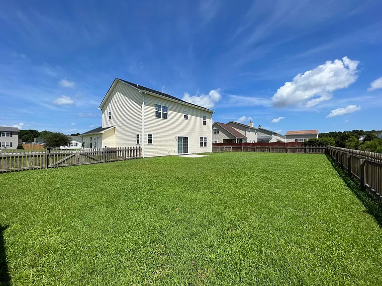 304 Mann St — Photo 37