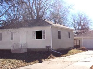 4045 Lenox Ave, Lincoln, NE 68510