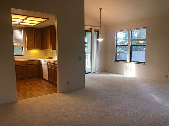 2nd image of 637 Cherry Ave #637