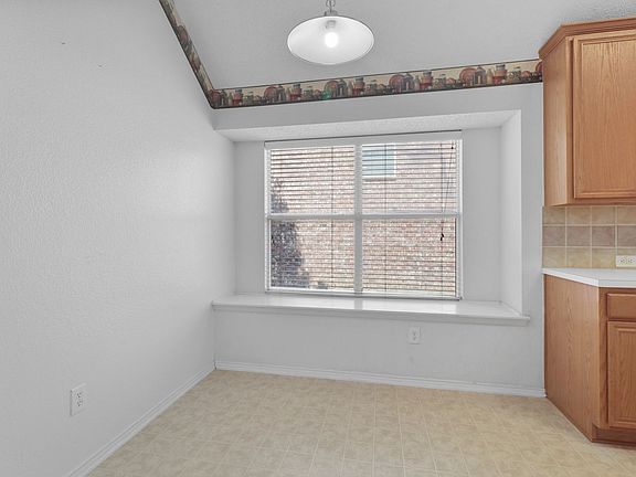 3rd image of 7262 Juniper Dr