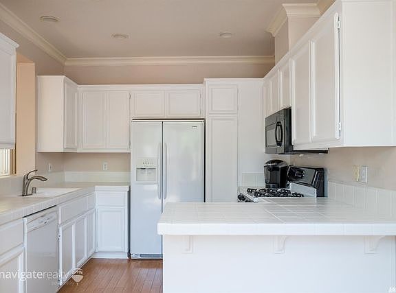 5th image of 321 Araglin Ct