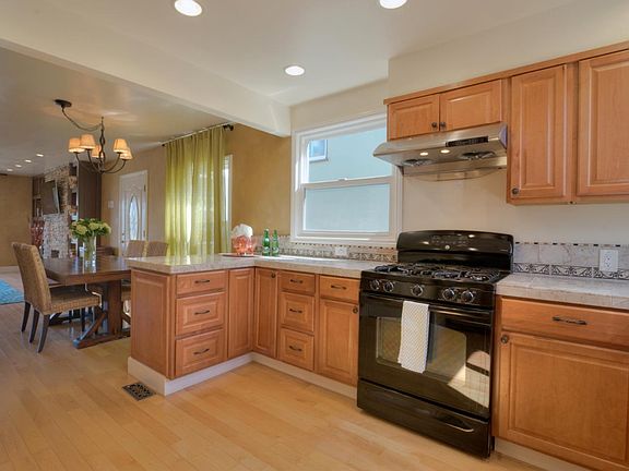 5th image of 772 Southgate Ave