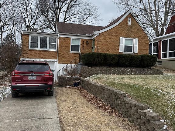 2nd image of 5549 Surrey Ave