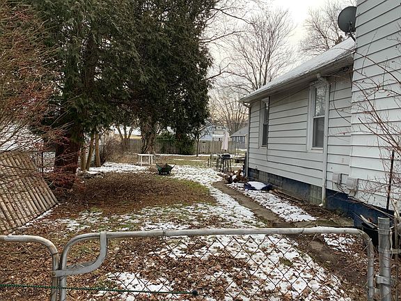 2nd image of 267 Euclid Ave