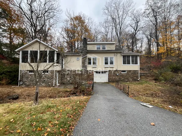 197 Lakes Rd, Monroe, NY 10950