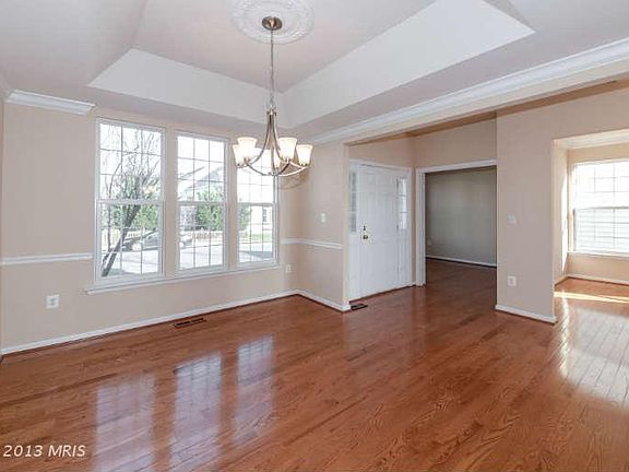 4th image of 721 Vermillion Dr NE
