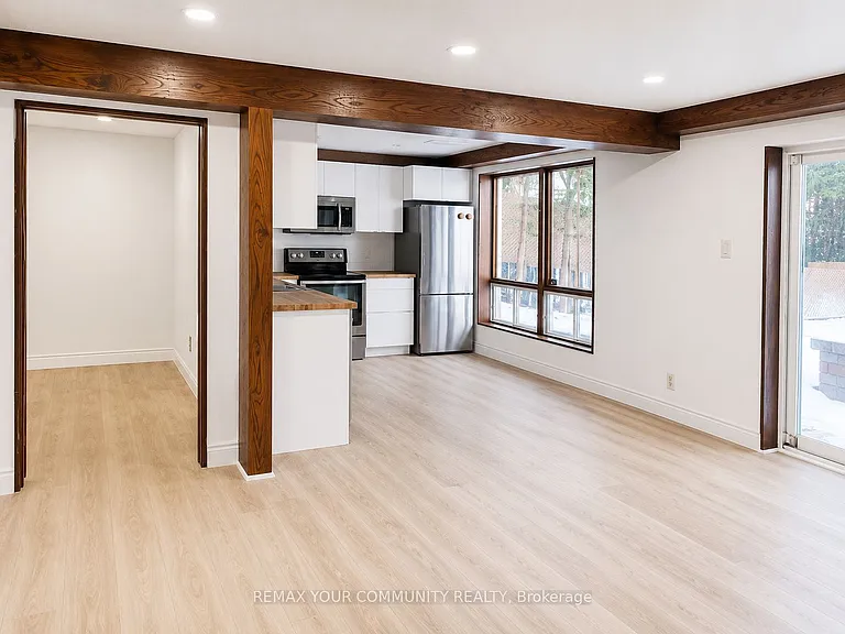 126 Simonston Blvd #W/O — Photo 3
