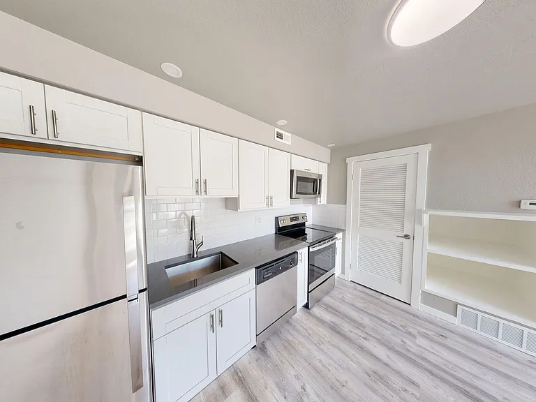 Crestview Townhomes — Photo 25