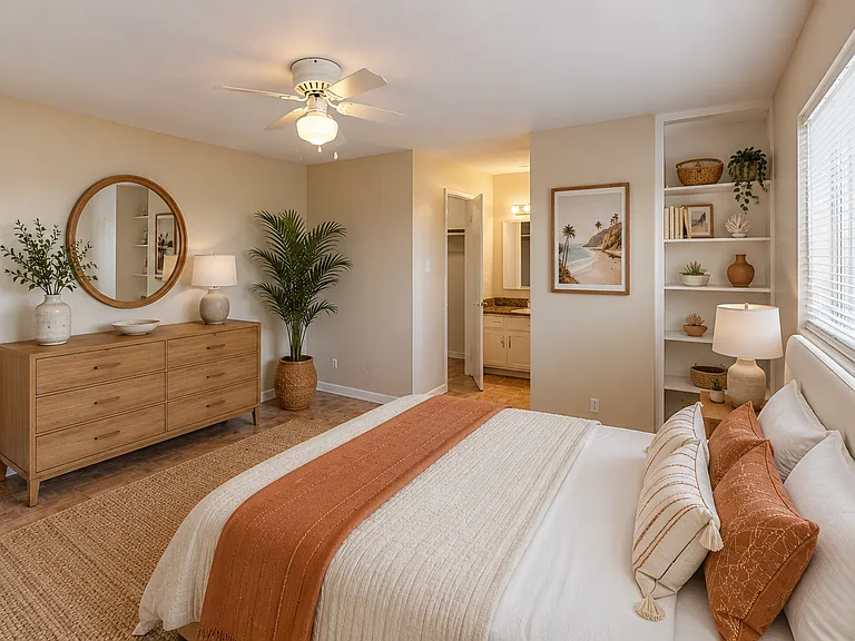 Creekwood Apartments — Photo 12