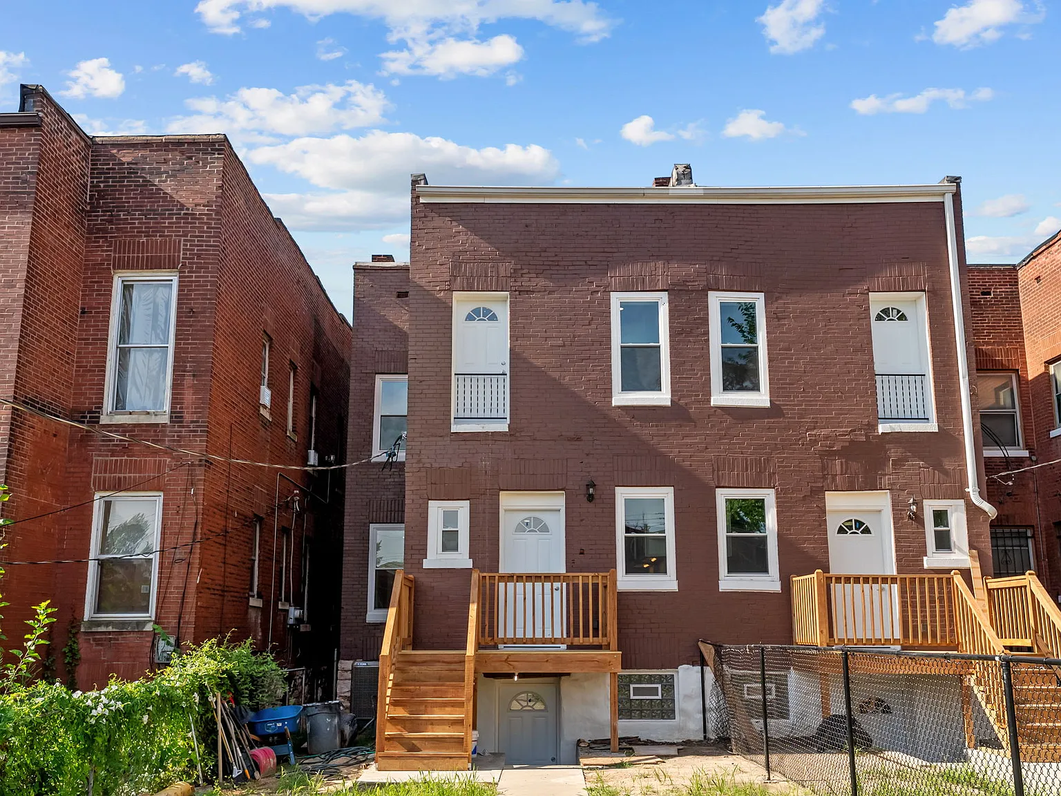 5245 Cates Ave — Photo 2