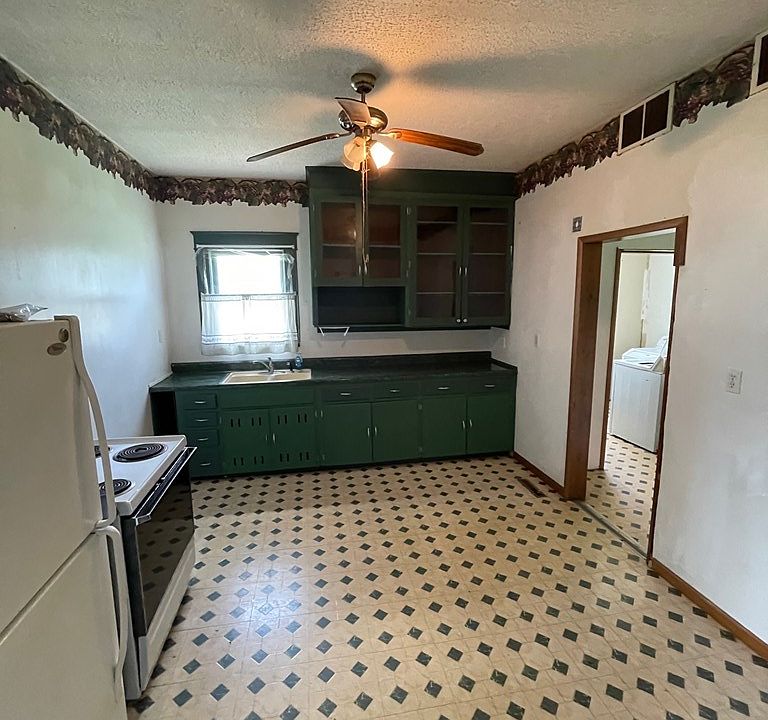 238 E Main St, Solomon, KS 67480 MLS 205583 Zillow