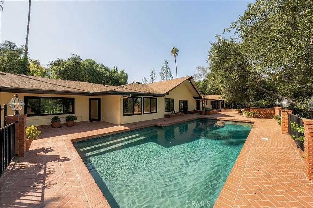 5 bed, 4205 sqft, $14,000 — Photo 4