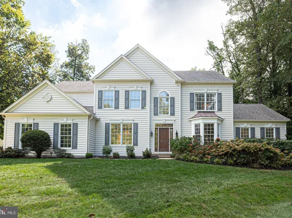 27 Cherry Cir, Glen Mills, PA 19342