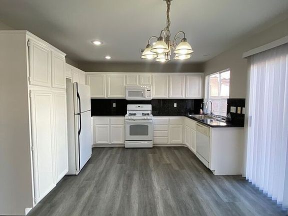 5th image of 8474 Green Mesa Ct