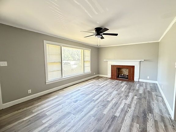 4th image of 242 Main St