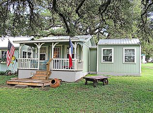 519 Nueces St, Burton, TX 77835