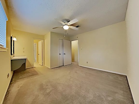 3rd image of 4810 Theall Rd