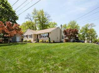 9 Savoy St, Colonia, NJ 07067