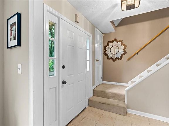 4th image of 4135 Paddington Dr