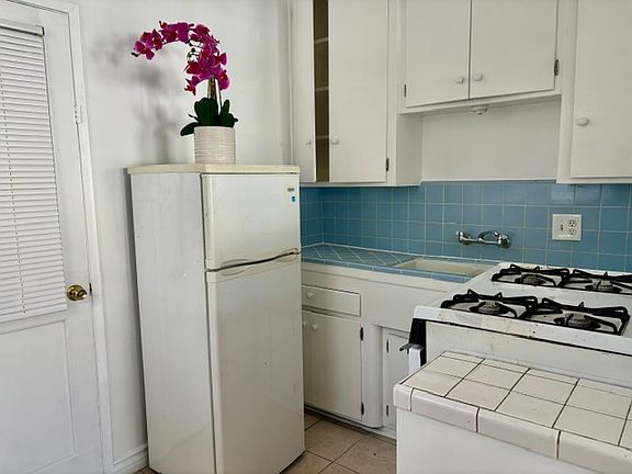 4th image of 6071 N Lime Ave #6071