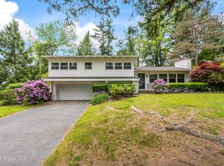 3 Paul Holly Dr, Loudonville, NY 12211