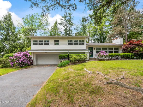 3 Paul Holly Drive, Loudonville, NY 12211