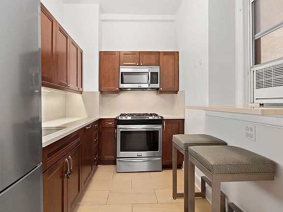 4th image of 301 W 108th St APT 3C