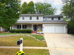 26 Pendleton Way, Bloomington, IL 61704