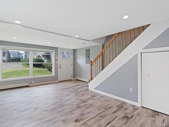 4th image of 108 Limewood Ave