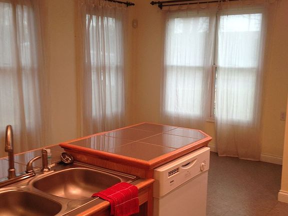 4th image of 1015 Tulip Ave