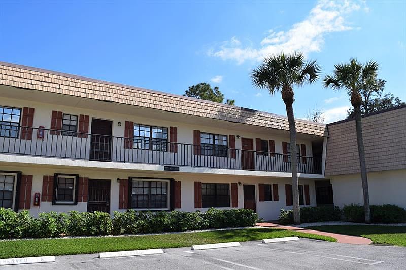 1st image of 4721 Oak Terrace Dr