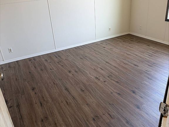 5th image of 1189 Sattley St