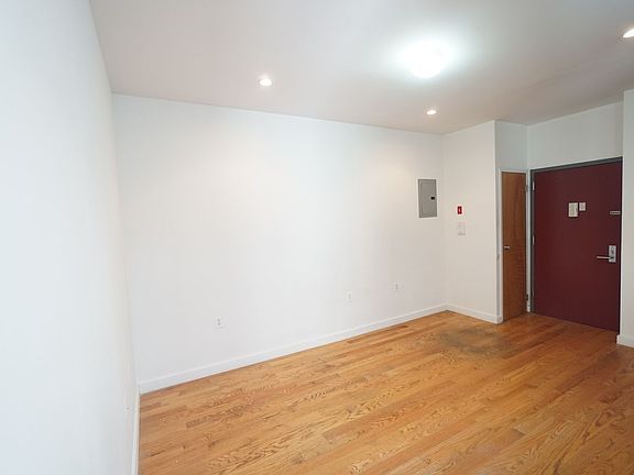 3rd image of 352 22nd St APT 3
