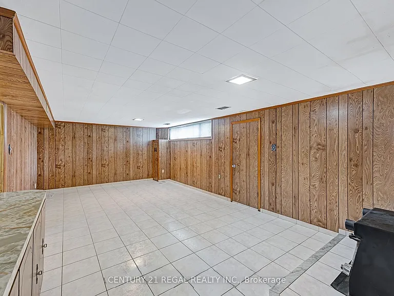79 Combermere Dr — Photo 17