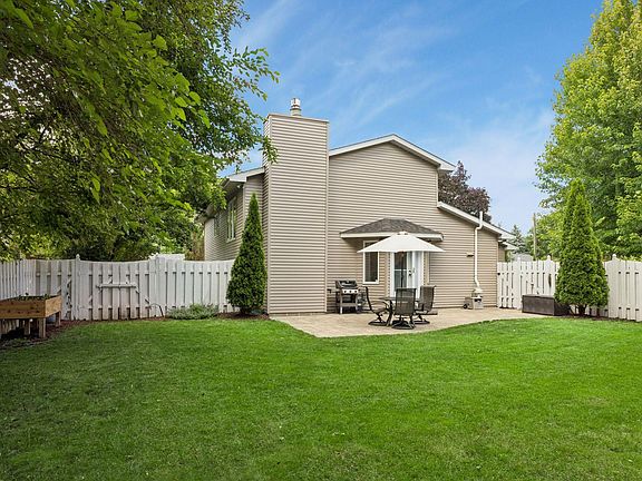 5th image of 10028 Park Cir