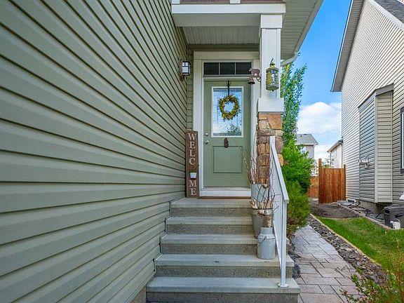 3rd image of 100 S Brightoncrest Ter SE