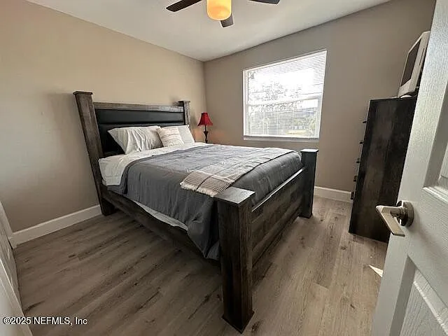 1113 Phelps St — Photo 16