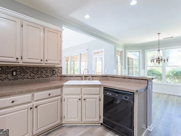 1748 Christiana Dr — Photo 14