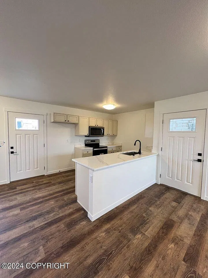 3 bed, 1129 sqft, $1,850 — Photo 3