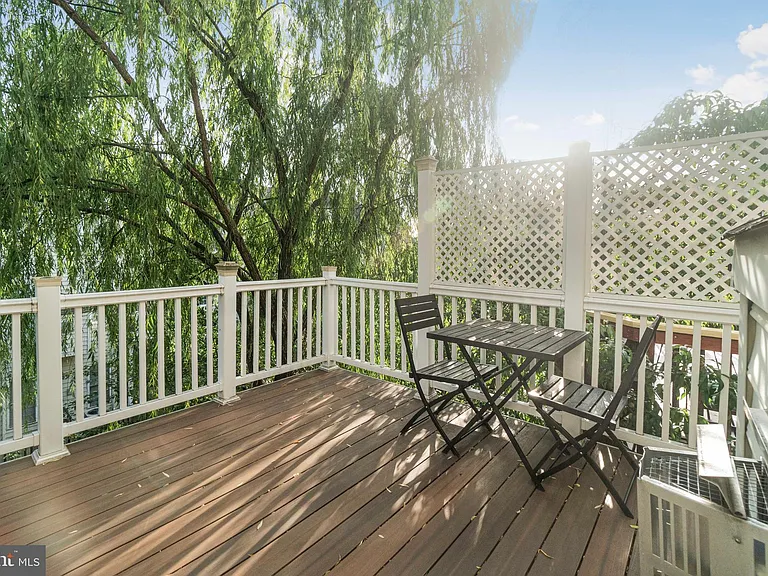 43729 Stoke Chapel Ter — Photo 17