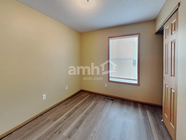 949 Rowland Ave — Photo 19