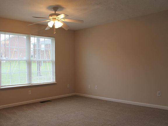 3rd image of 102 Parker Pl